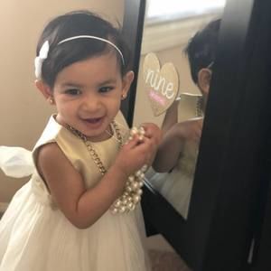 Meet your Posher, Elaine